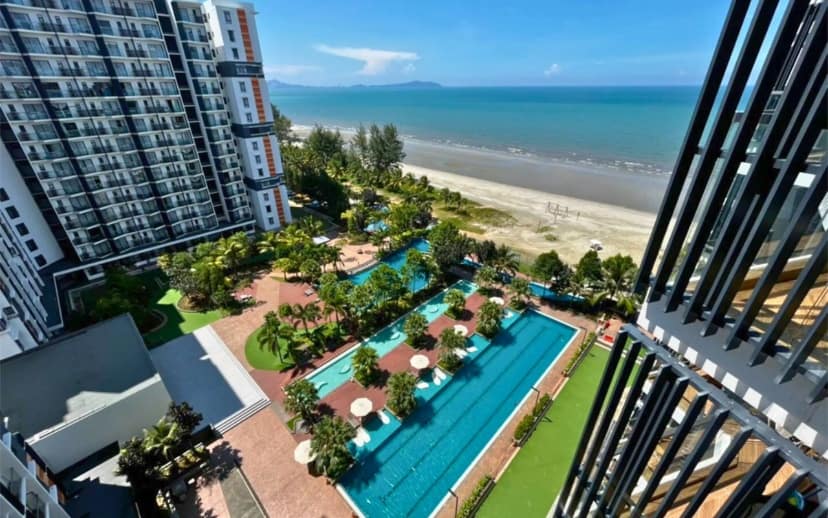 hotel kuantan ada kolam timurbay